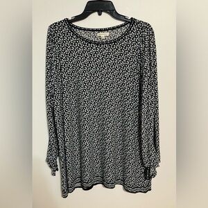 Max Studio Black and White Printed Long Sleeve Blouse